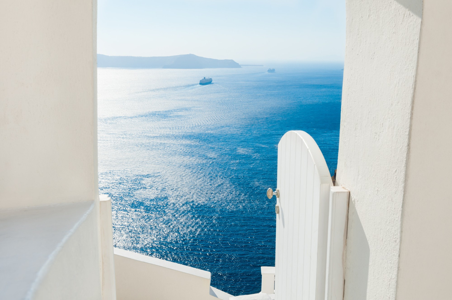 The Art of Island-Hopping: A Private Journey Through the Cyclades